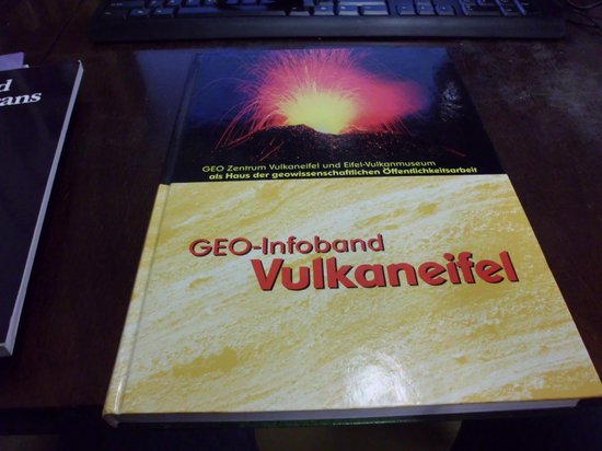 9783000046155-GEO-infoband-Vulkaneifel