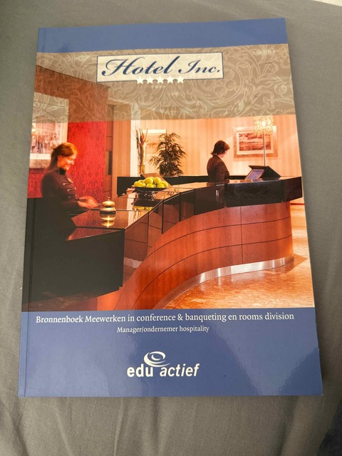 9789037207743-Hotel-inc.