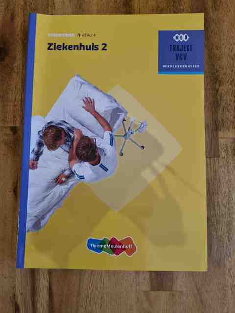 9789006910384-Ziekenhuis-2-niveau-4-Theorieboek