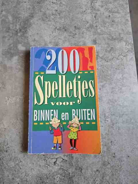 9789043802475-200-spelletjes-voor-binnen-en-buiten