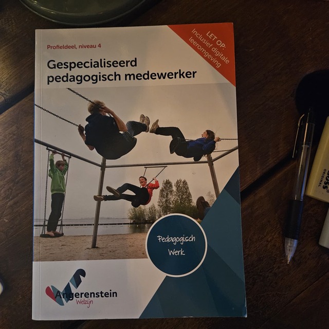 9789037254532-Gespecialiseerd-pedagogisch-medewerker-combipakket