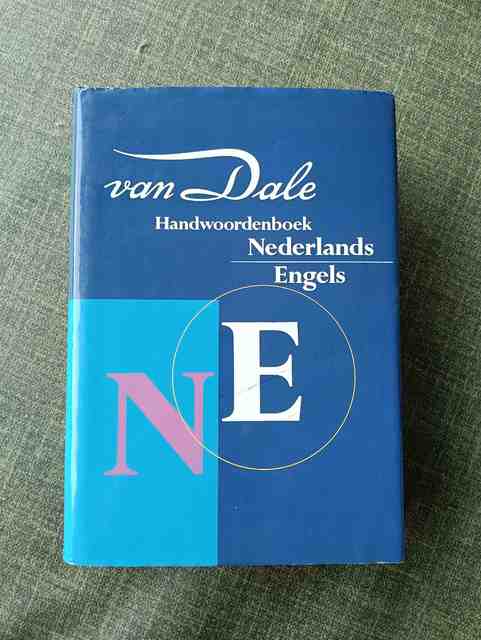 9789066482180-Van-Dale-handwoordenboek-Nederlands-Engels