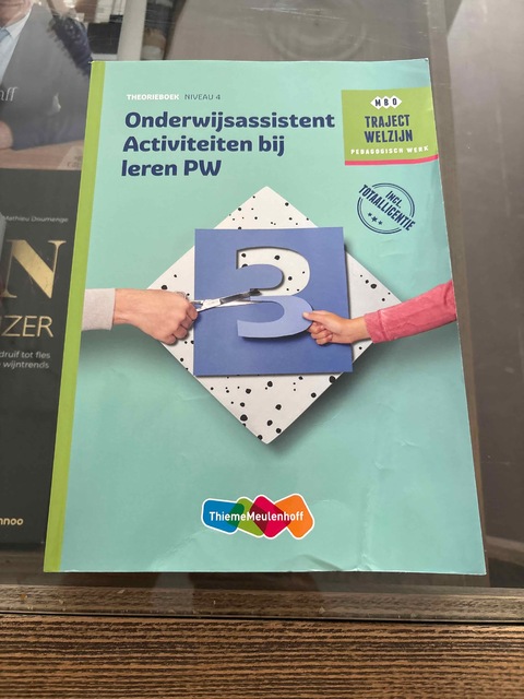 9789006239546-Traject-Combipakket-Onderwijsassistent-Activiteiten-bij-leren-PW-niveau-4-boek-en-totaallicentie-1-jaar