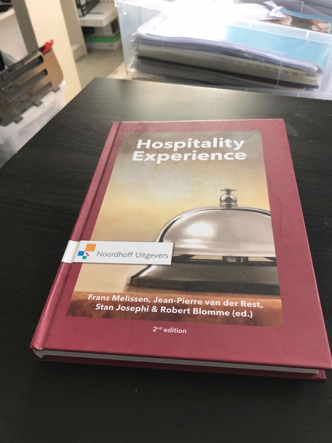 9789001885786-Hospitality-Experience