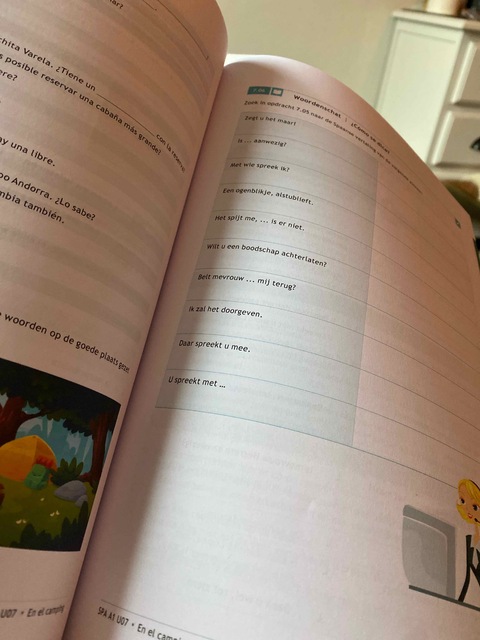 9789400237834-SPA-A1