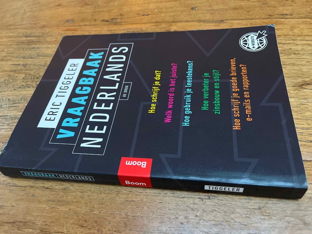 9789024428182-Vraagbaak-Nederlands