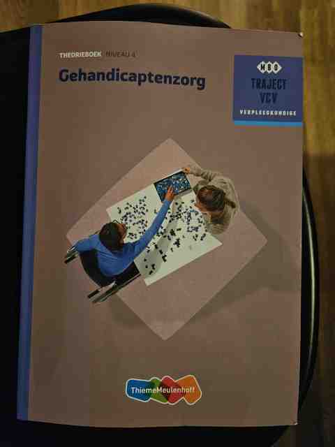 9789006910452-Gehandicaptenzorg-Niveau-4-Theorieboek