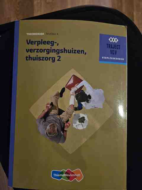 9789006910421-Verpleeg-Verzorgingshuizen-Thuiszorg-2--niveau-4-Theorieboek