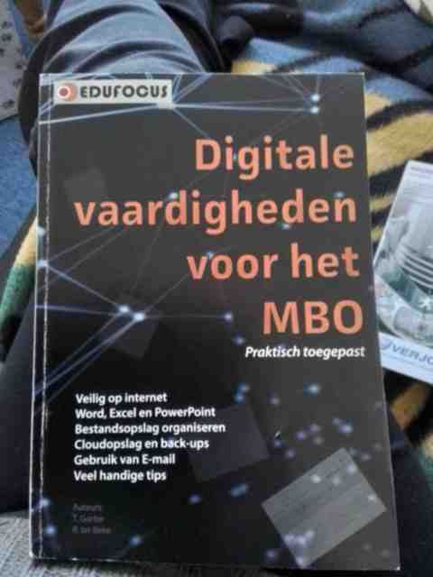 9789492442208-Digitale-vaardigheden-voor-het-MBO