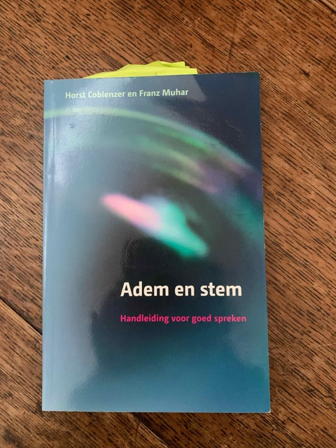 9789026518324-Adem-en-stem