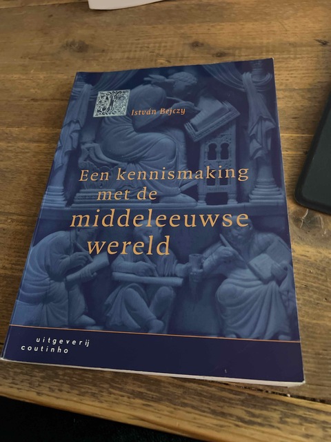 9789062834518-Een-kennismaking-met-de-middeleeuwse-wereld