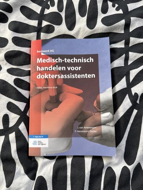 9789036822886-Medisch-technisch-handelen-voor-doktersassistenten