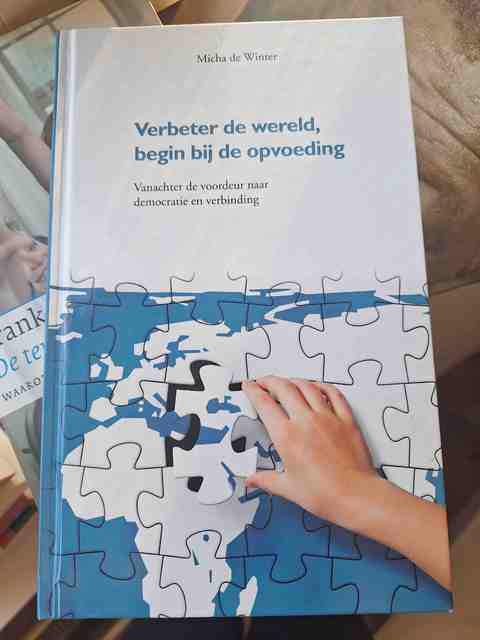 9789088501876-Verbeter-de-wereld-begin-bij-de-opvoeding