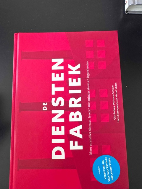 9789082228304-De-Dienstenfabriek