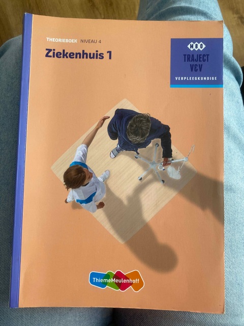 9789006910377-Ziekenhuis-1-niveau-4-Theorieboek