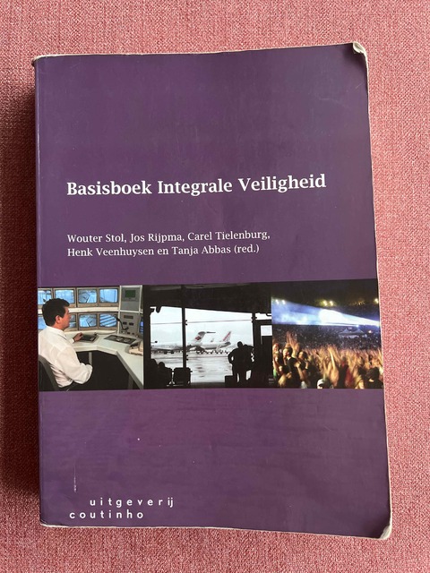 9789062834792-Basisboek-integrale-veiligheid