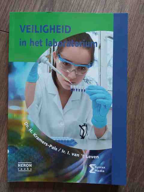 9789077423929-Veiligheid-in-het-laboratorium