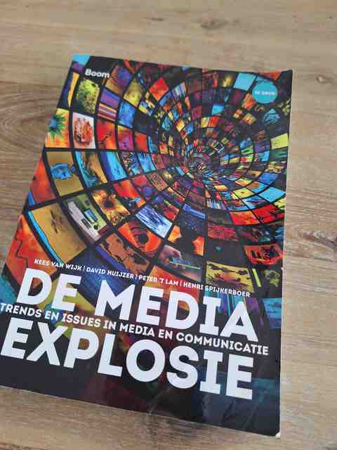 9789024406838-De-media-explosie