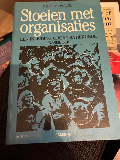 9789014042435-STOEIEN-MET-ORGANISATIES-DL-1-INLEIDING-ORGANISATIEKUNDE-BASISBOE