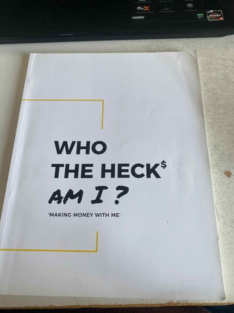 9789463232586-Who-the-heck-am-I