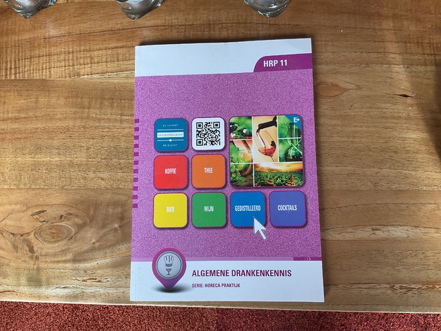 9789400211230-HRP-11