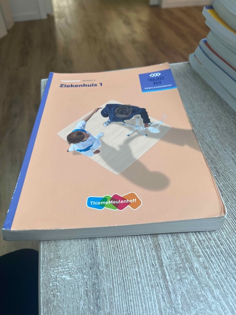 9789006910377-Ziekenhuis-1-niveau-4-Theorieboek