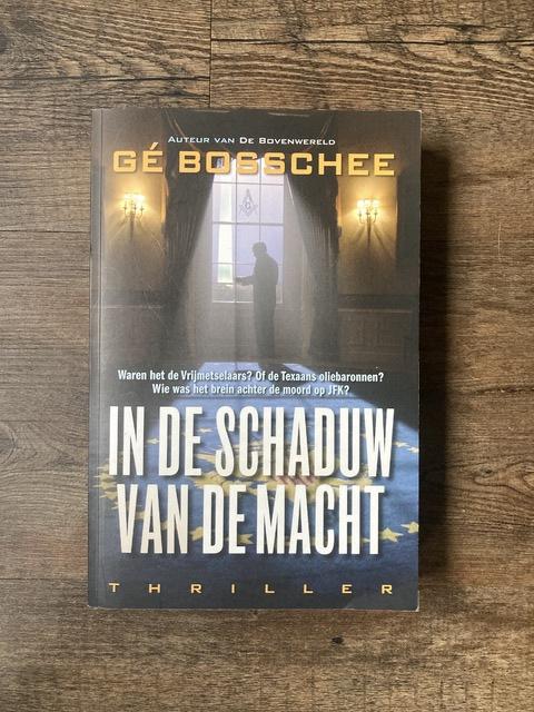 9789061123170-In-de-schaduw-van-de-macht