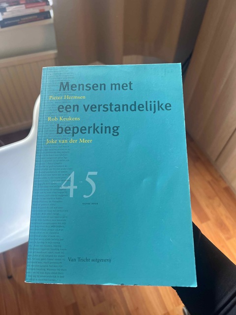 9789492333100-Mensen-met-een-verstandelijke-beperking-Praktijkleerboek-niveau-4-en-5