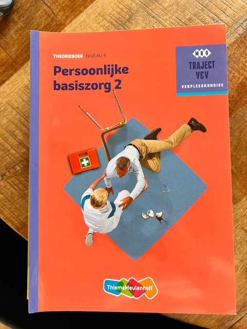 9789006910322-Persoonlijke-basiszorg-Theorieboek-Niveau-4