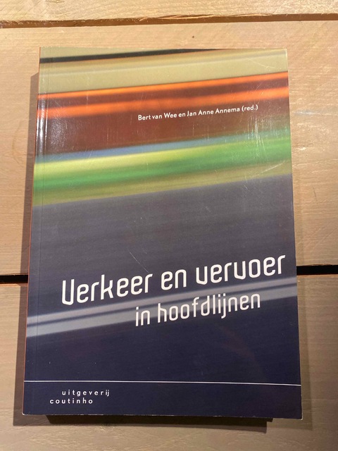 9789046904237-Verkeer-en-vervoer-in-hoofdlijnen