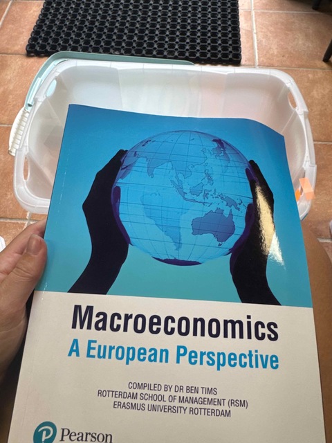 9781787265417-CU.TimsMacroeconomics_p