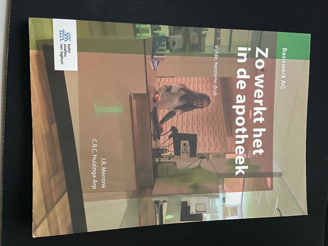 9789036824828-Zo-werkt-het-in-de-apotheek