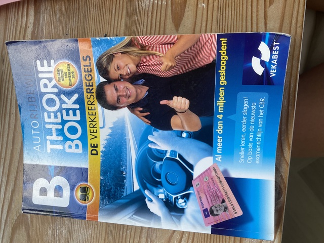 9789067993692-Auto-Theorieboek--B-editie