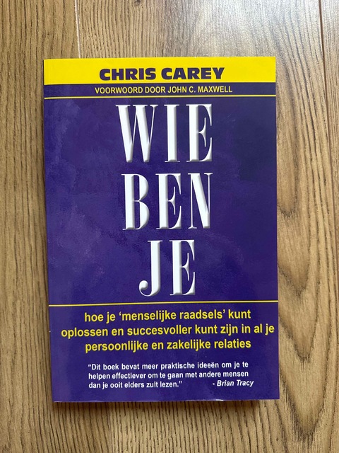 9789080396050-Wie-ben-je