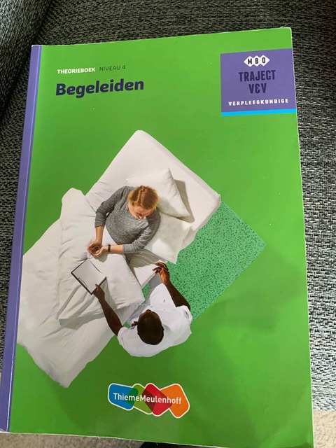 9789006910339-Begeleiden-niveau-4-Theorieboek