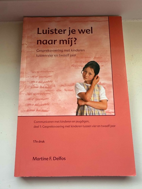 9789088505102-Luister-je-wel-naar-mij