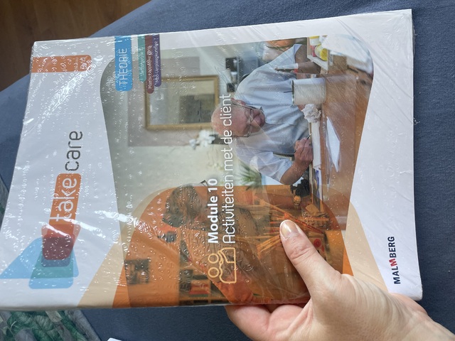 9789402069891-Take-Care-set-Niveau-34-verzorgende-ig-maatschappelijke-zorg-Theorieboek