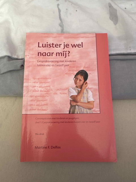 9789088505102-Luister-je-wel-naar-mij
