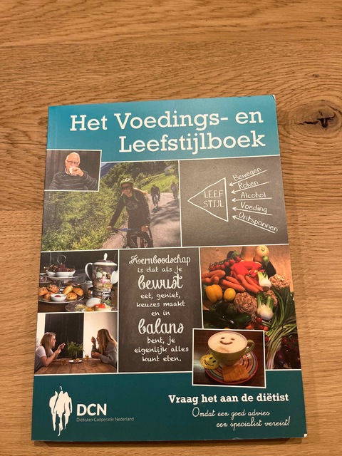9789083026732-Het-Voedings-en-Leefstijlboek