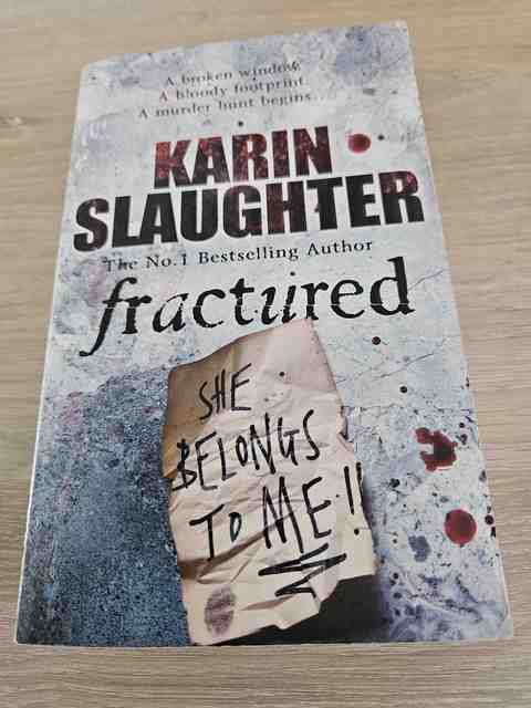 9780099481850-Fractured