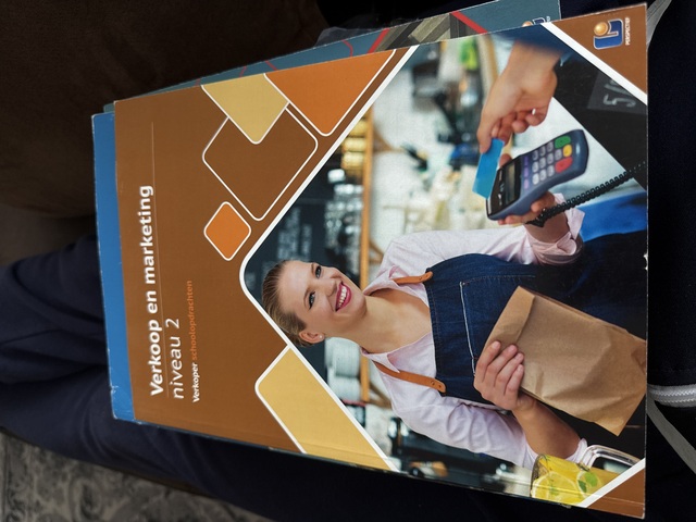 9789461717986-Verkoop-en-marketing-verkoper-niveau-2-schoolopdrachten