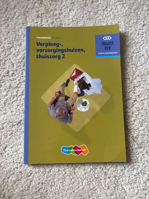9789006910421-Verpleeg-Verzorgingshuizen-Thuiszorg-2--niveau-4-Theorieboek
