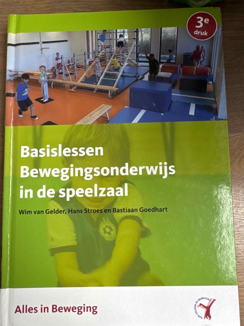 9789082363203-Basislessen-bewegingsonderwijs-in-de-speelzaal