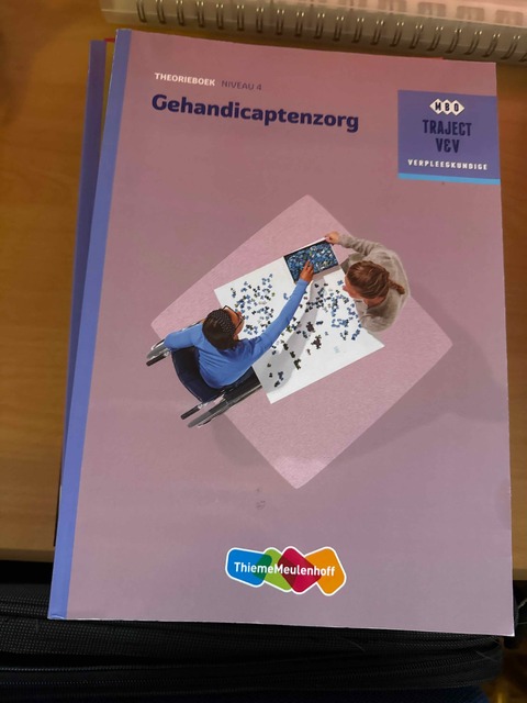 9789006910452-Gehandicaptenzorg-Niveau-4-Theorieboek