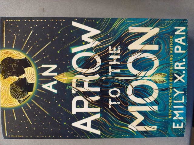 9781510110625-An-Arrow-to-the-Moon-Special-Edition
