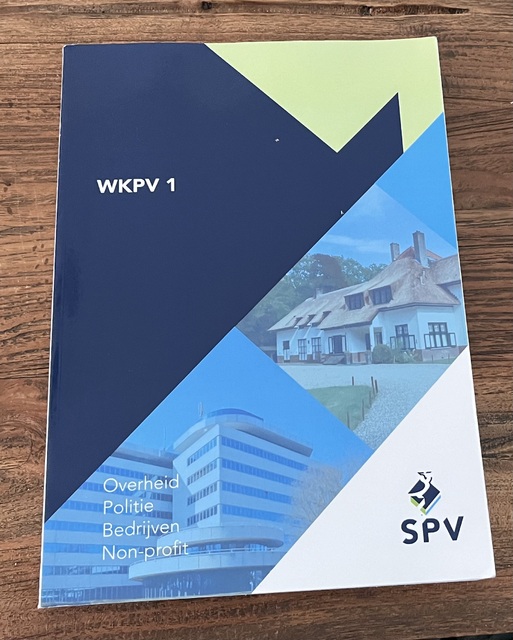 9789083234427-Wettelijke-kaders-publieke-veiligheid-1