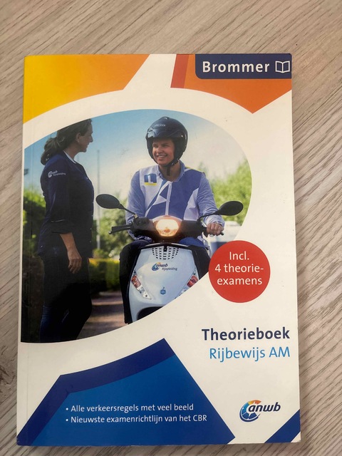 9789018047443-Theorieboek-Rijbewijs-AM