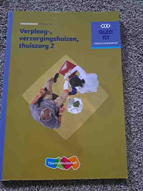 9789006910421-Verpleeg-Verzorgingshuizen-Thuiszorg-2--niveau-4-Theorieboek
