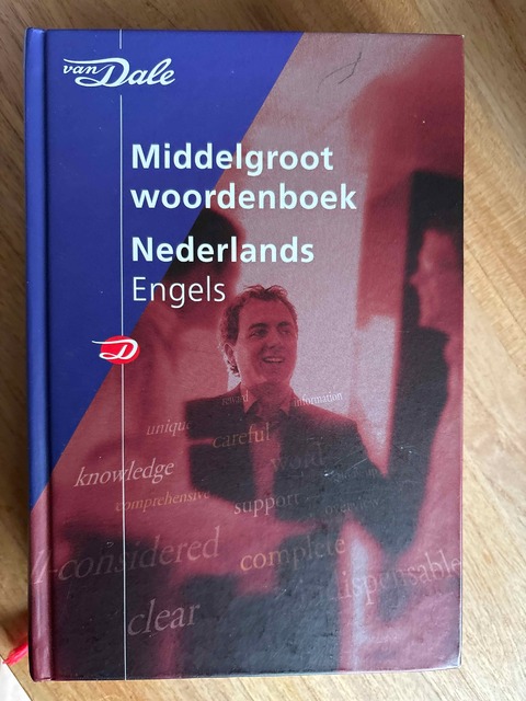 9789066482814-Van-Dale-Middelgroot-woordenboek-Nederlands-Engels