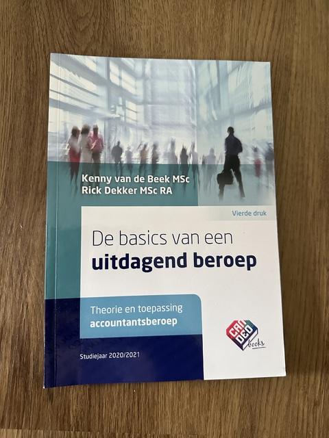 9789082399448-De-basics-van-een-uitdagend-beroep